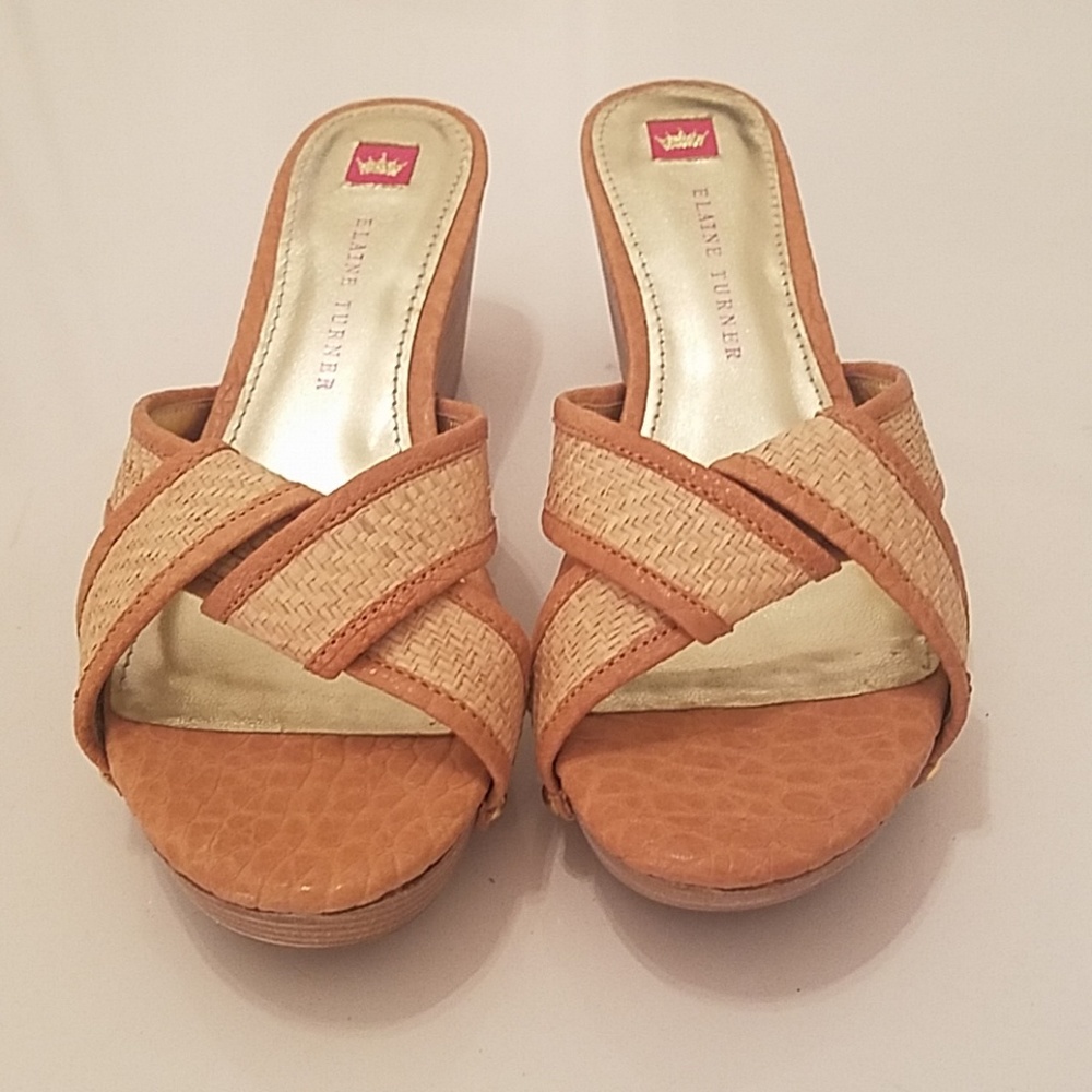 ELAINE  TURNER  SANDALS  7 M